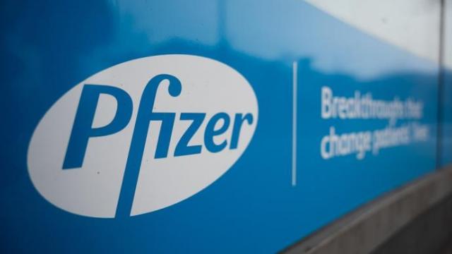 El Gobierno español negocia con Pfizer la compra de 344.000 tratamiento orales.