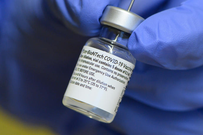 Pfizer espera ingresar este año más de 21.000 millones con la vacuna de la covid-19.