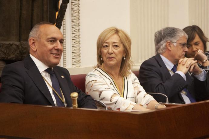 Pilar García de Salazar, junto a Ramiro González