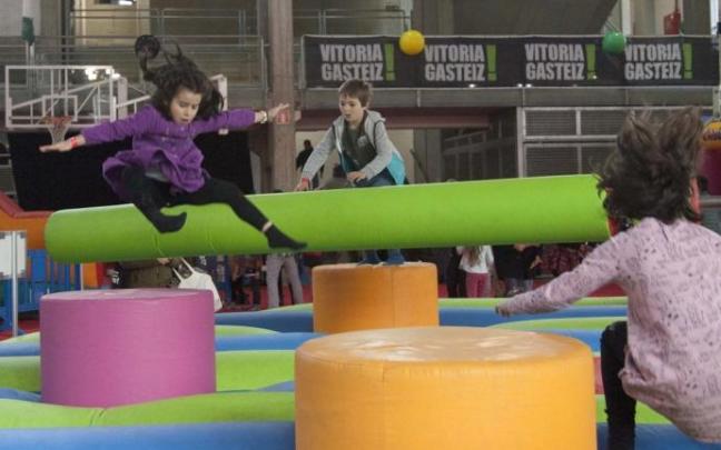 PIN de Navidad en Hegoalde