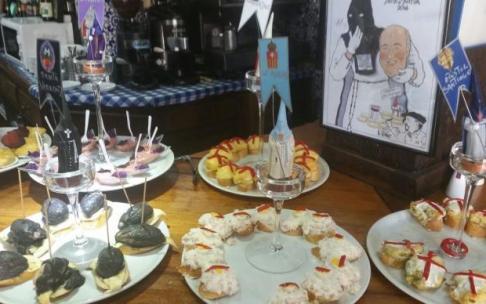 Los 'Pintxos Cofrades' de la Taberna Plaza Nueva. Los 'Pintxos Cofrades' de la Taberna Plaza Nueva.