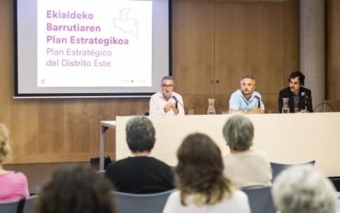 Reunión de presentación del proceso de elaboración del Plan Estratégico para el distrito Este, el pasado martes.