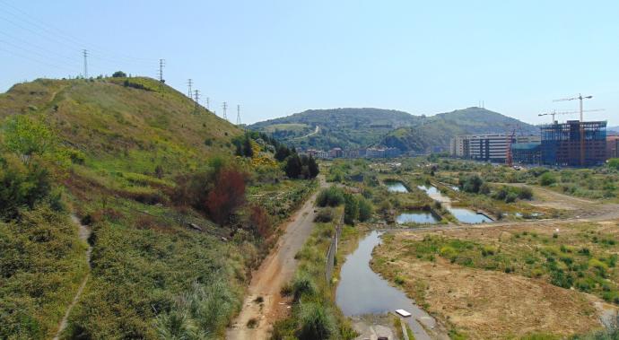 Vista de parte de los terrenos que conforman el sector de Sefanitro en el barrio barakaldarra de Lutxana.