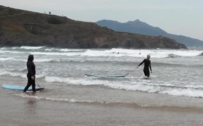 Oleaje en una playa de Bizkaia. Oleaje en una playa de Bizkaia.