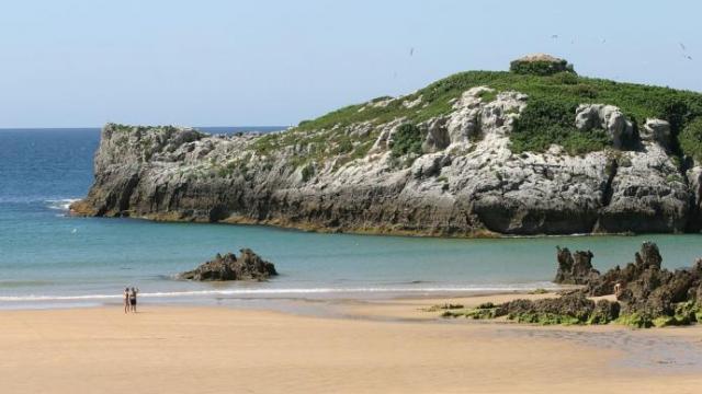 Imagen de la playa de Ris, en la localidad cántabra de Noja. Imagen de la playa de Ris, en la localidad cántabra de Noja.