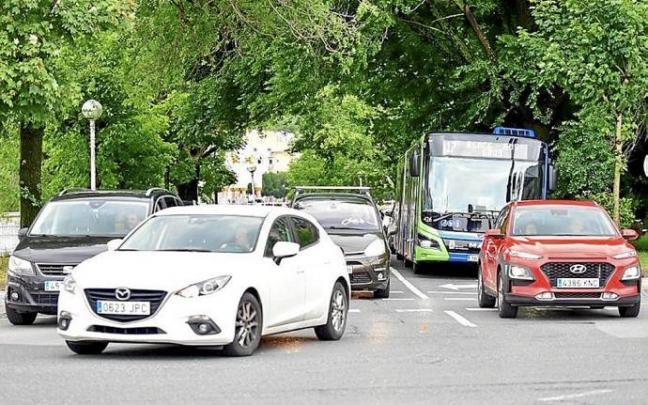 Paseo de los Fueros, donde el Consistorio propone crear paradas de bus. Paseo de los Fueros, donde el Consistorio propone crear paradas de bus.