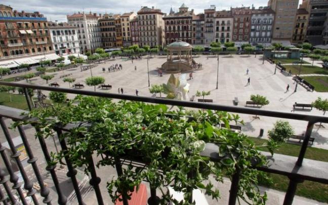 Imagen reciente de la Plaza del Castillo. Imagen reciente de la Plaza del Castillo.