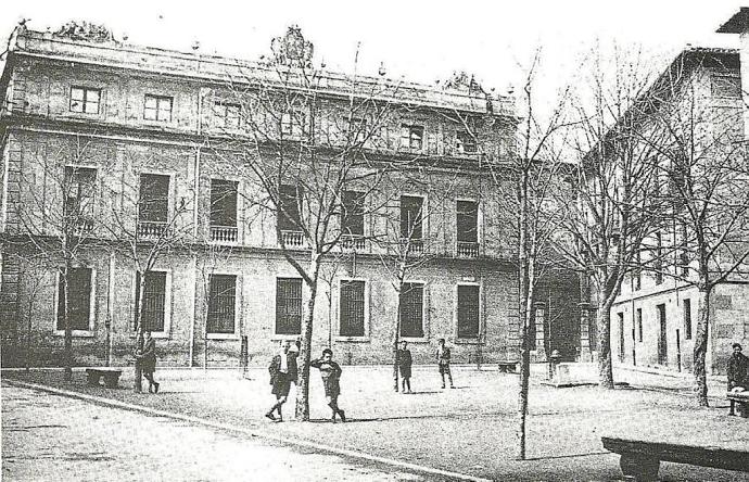 Foto: De Arazuri, J.J. "Pamplona, calles y barrios"