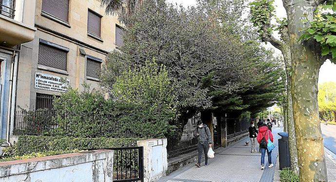 Colegio de María Inmaculada, que dará paso a un hotel de cuatro estrellas, residencia y otros usos.