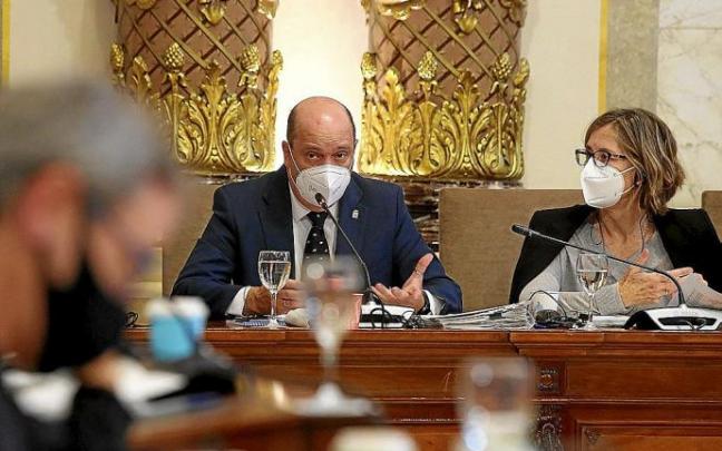 El concejal de Hacienda, Jaime Domínguez-Macaya, en una intervención, ayer en el Pleno.