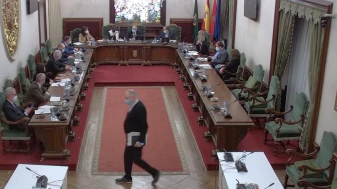 La mayoría municipal de Pamplona abandona el Pleno por una treta de Navarra Suma