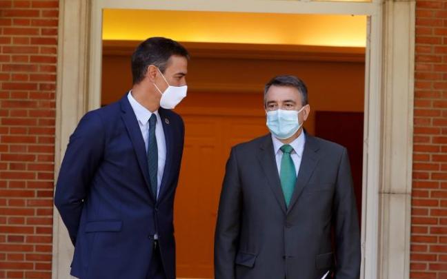 El PNV arranca otras 32 enmiendas a Sánchez y espera desbloquear el TAV antes de dar el sí a las Cuentas El PNV arranca otras 32 enmiendas a Sánchez y espera desbloquear el TAV antes de dar el sí a las Cuentas