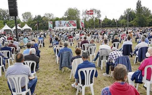 En 2021, se recuperó el Alderdi Eguna pero con un aforo muy limitado, de unas 1.300 personas, y aún en tono solemne y con un homenaje a los fallecidos. Fotos: Oskar M. Bernal