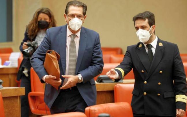 Enrique Arnaldo, uno de los candidatos al Tribunal Constitucional más controvertidos, el pasado martes en el Congreso.