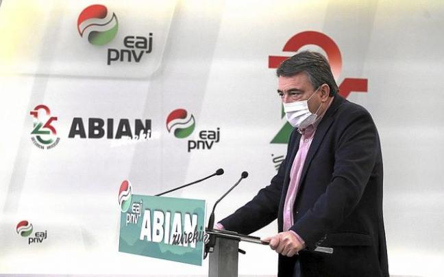 El portavoz del PNV en el Congreso, Aitor Esteban, ayer en rueda de prensa en Sabin Etxea. Foto: E. P. El portavoz del PNV en el Congreso, Aitor Esteban, ayer en rueda de prensa en Sabin Etxea. Foto: E. P.