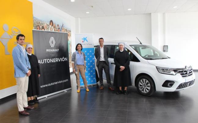 Entrega del vehículo con representantes de CaixaBank, Autonervión y Hermanitas de los pobres. Entrega del vehículo con representantes de CaixaBank, Autonervión y Hermanitas de los pobres.