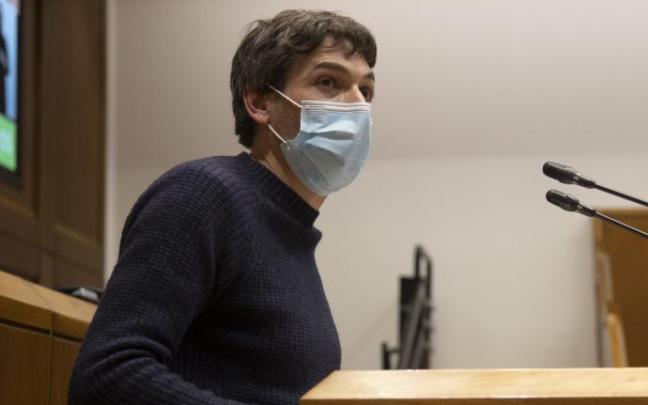 El parlamentario de Elkarrekin Podemos-IU Jon Hernández.