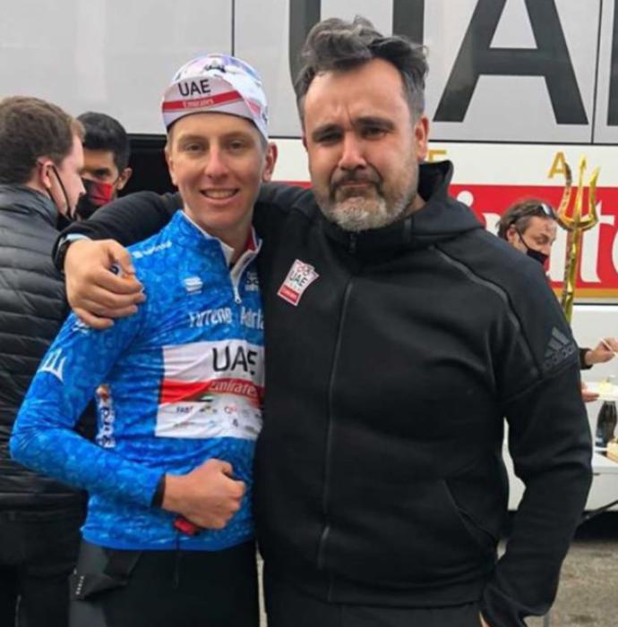 Tadej Pogacar con Joseba Elgezabal.