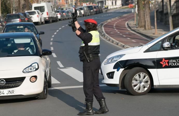 Un agente de la Policía Municipal de Bilbao.