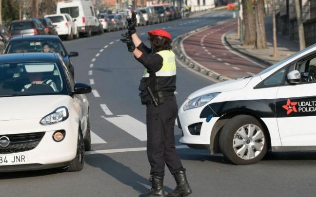 Un agente de la Policía Municipal de Bilbao.
