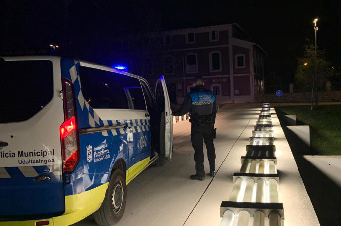 Un agente de la Policía Municipal de Pamplona