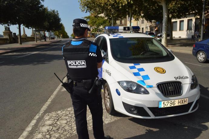 Un joven de 16 años atropella presuntamente a otro de 17 con el coche de su madre en Lleida