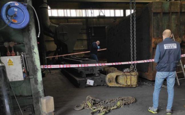 Agentes de la Policía Judicial de Policía Foral realizan la inspección ocular