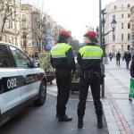 Imagen de archivo de dos agentes de la Policía Municipal de Bilbao