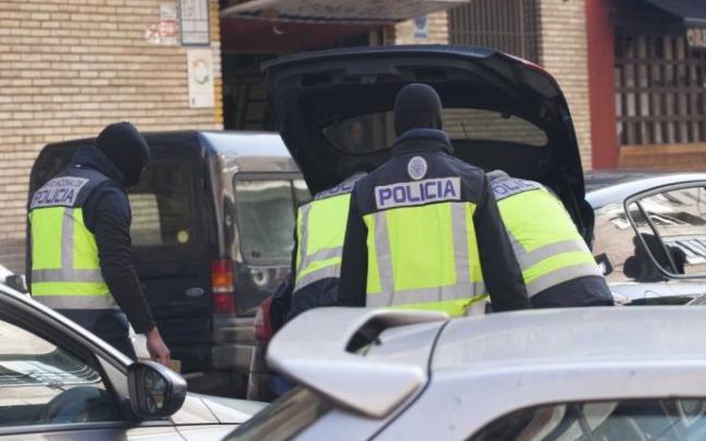 Operación de la Policía Nacional en Vitoria, en una imagen de archivo Operación de la Policía Nacional en Vitoria, en una imagen de archivo
