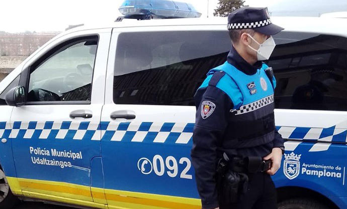 Incidentes en dos partidos de fútbol en Pamplona, uno con lanzamiento de botellas
