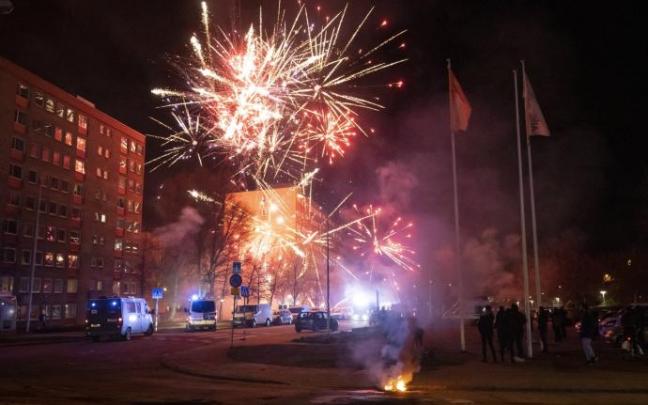 La Policía sueca durante las protestas en Malmo.