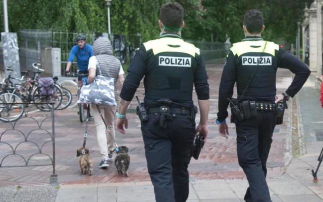 Agentes de la Policía Local en Vitoria