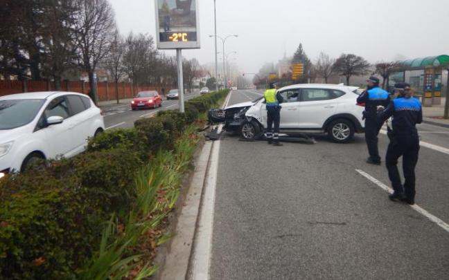Imagen del accidente en la avenida Baja Navarra, a la altura del Seminario