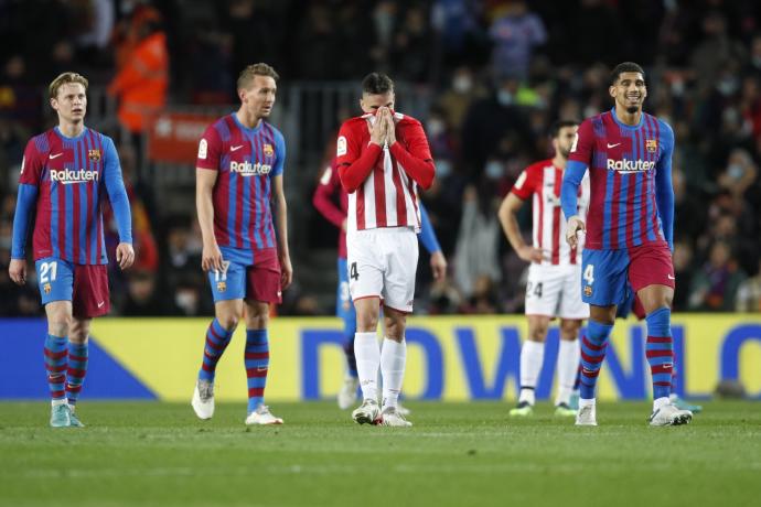 Dani García se lamenta tras encajar uno de los cuatro goles que recibió el Athletic en el Camp Nou.