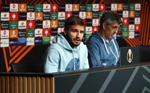 Portu, junto a Imanol, durante la rueda de prensa de Anoeta.