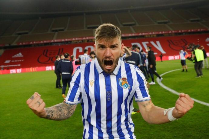 Portu celebra la consecución del título de Copa con la Real Sociedad el año pasado en La Cartuja.