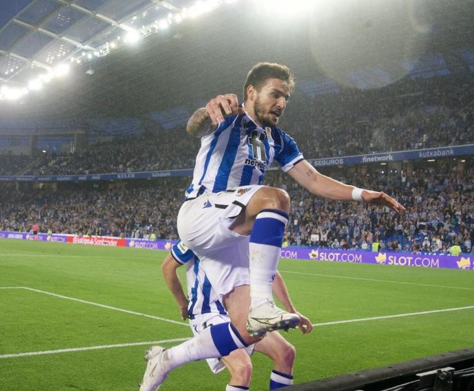 Portu celebra el último gol que marcó con la Real, de penalti ante el Cádiz en Anoeta.