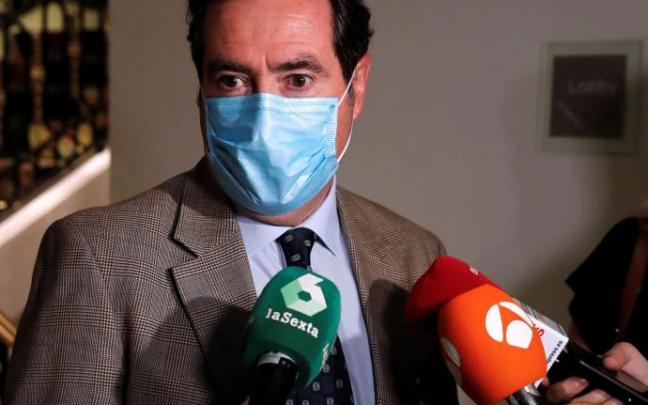 El presidente de la CEOE pide volver al trabajo presencial. El presidente de la CEOE pide volver al trabajo presencial.