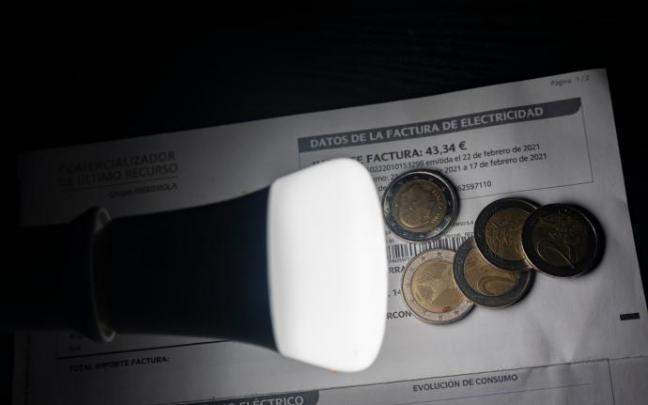 De seguir así diciembre se convertirá en el mes con el recibo eléctrico más caro de la historia De seguir así diciembre se convertirá en el mes con el recibo eléctrico más caro de la historia