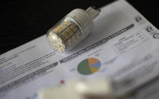 El precio de la luz frenará su escalada este miércoles. El precio de la luz frenará su escalada este miércoles.