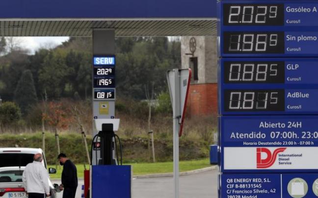 Los precios de los carburantes han disparado el IPC.