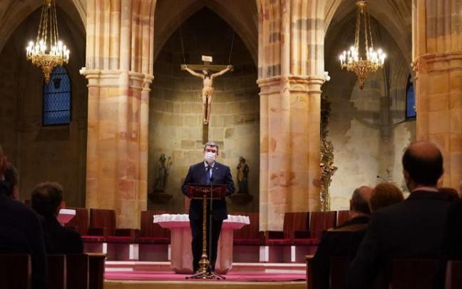 El alcalde Juan Mari Aburto fue el encargado de ofrecer el pregón de la Semana Santa.