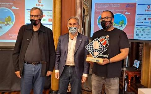 El Premio Paseante de Bilbao reconoce al club Bidaideak Bilbao BSR. El Premio Paseante de Bilbao reconoce al club Bidaideak Bilbao BSR.