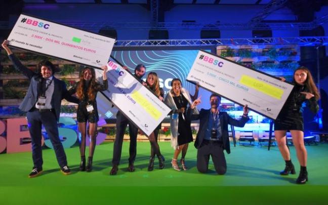 Los jóvenes creadores que han dado vida a los tres proyectos ganadores de los BBSC Awards de este año.