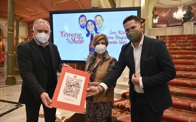 Eduardo Saiz Lekue de cerveza La Salve, la concejala de Fiestas, Itziar Urtasun y el nuevo presidente de Bilbao Histórico, Borja Elorza