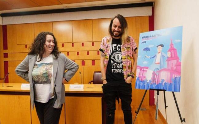 Canto y Orduz presentando este miércoles el cartel de fiestas de La Blanca ganador del concurso. Canto y Orduz presentando este miércoles el cartel de fiestas de La Blanca ganador del concurso.