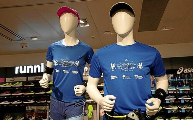 Camisetas, femenina y masculina, de la quinta edición de La Conquista del Castillo. Foto: Patxi Cascante