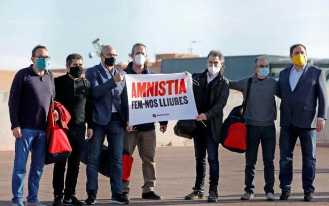 Los presos del 1-O, a las puertas de la cárcel de Lledoners Los presos del 1-O, a las puertas de la cárcel de Lledoners