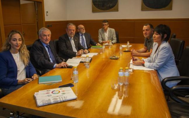 Reunión entre el PNV y Bildu de la ronda de contactos para negociar los presupuestos vascos. Reunión entre el PNV y Bildu de la ronda de contactos para negociar los presupuestos vascos.