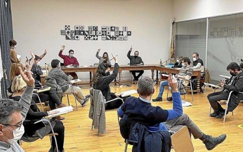 Un momento de la votación del pleno en el que se aprobaron los presupuestos para 2022. Un momento de la votación del pleno en el que se aprobaron los presupuestos para 2022.